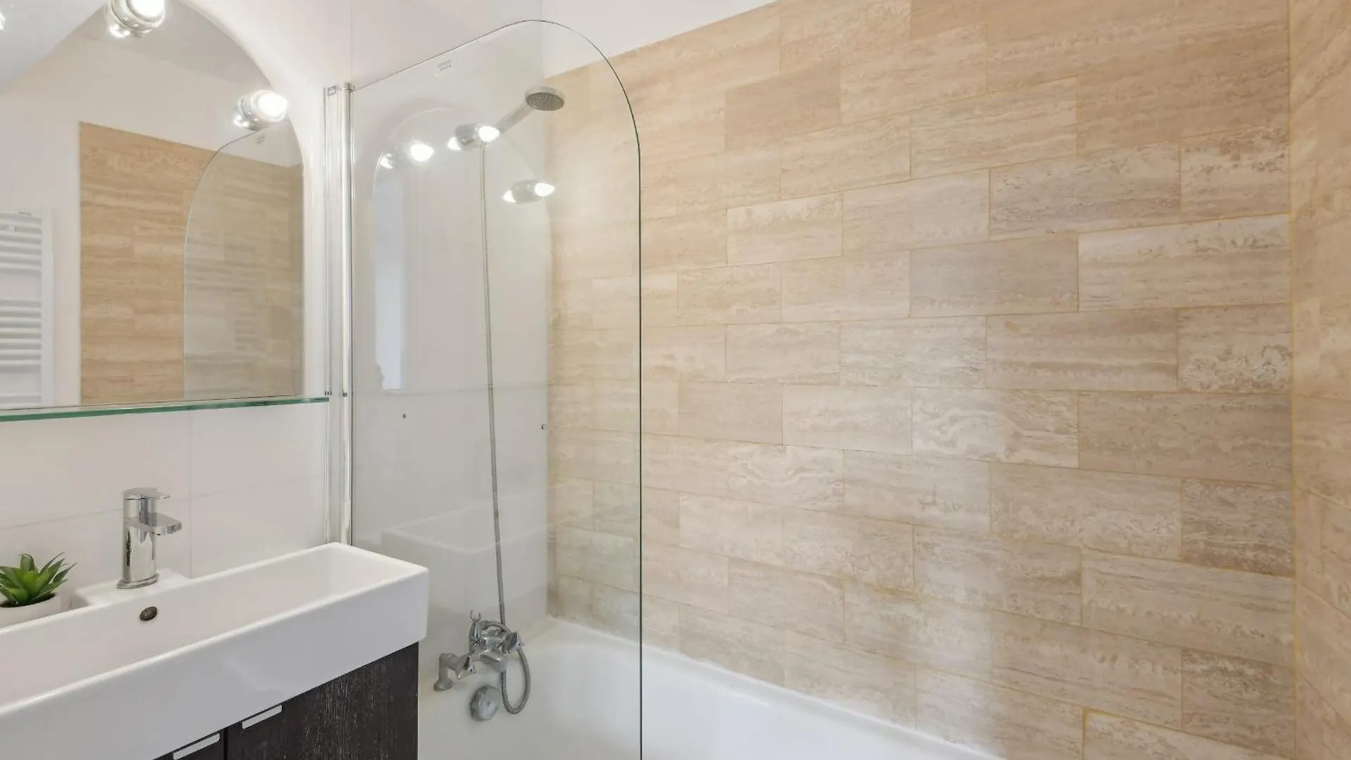 1Br Near Historic Sites - Cityapartmentstay Paris